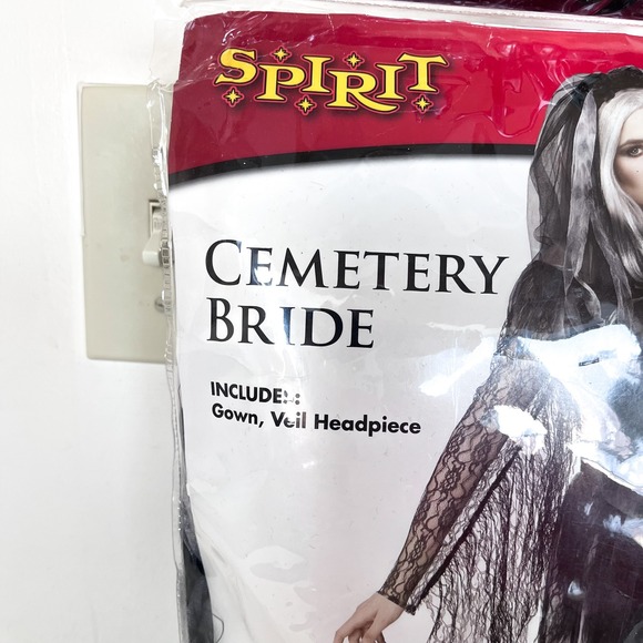 Spirit Cemetery Bride Womens Adult Halloween Costume Size L/XL Black Gown Veil - Picture 3 of 6